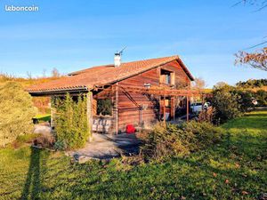 Maison T4 avec dépendance sur terrain d'environ 1 hectare