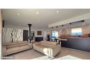 Maison contemporaine à Montazels