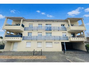 Appartement de 2 pièces principales avec un parking extérieu