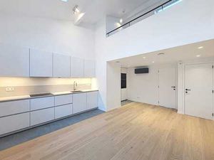 QUARTIER EUROPÉEN  SUBLIME PENTHOUSE 1CH + TERRASSE - PEB B