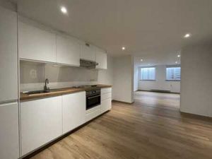 Très beau studio rénové +/- 42 m²