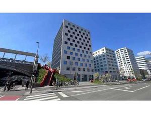 Bureaux durables à louer près de la gare d'Anvers-Central.