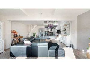 Maison familiale prête à emménager à distance de marche de