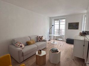Studio à louer rue Pierre Leroux 7eme