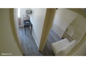 Studio hypercentre avec cuisine séparée