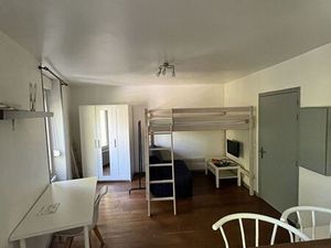 REIMS Studio meublé Hyper centre