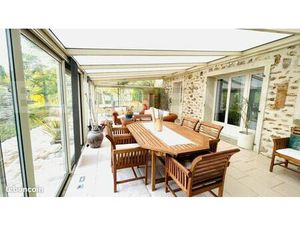 Maison 8 pièces 261 m²