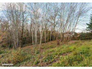 Terrain 1075 m² URCUIT