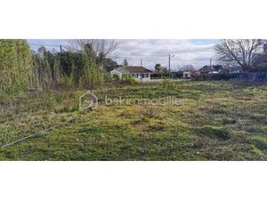 Terrain constructible viabilisé à vendre