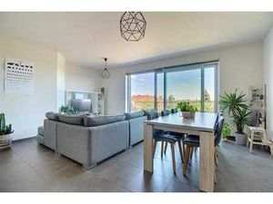 Appartement 2 chambres avec terrasse  parking privatif  cave