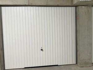 Loue garage ou espace de stockage