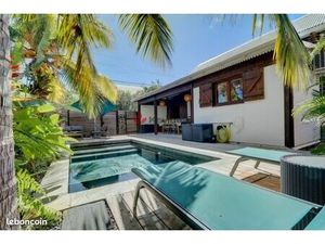 Villa T3 (2 chambres) + mezzanine  meublée  78 m2  Saline Les bains