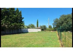 Terrain constructible viabilisé à vendre