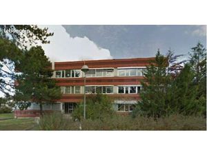 Local 42 m2 avec places de parking Caluire- et-Cuire