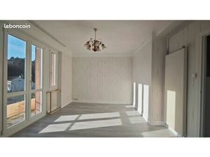 Appartement 75m² avec balcon vue sur les collines