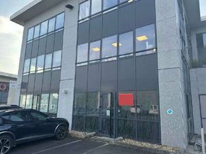 Location bureau 96 m² à Villefranche-sur-Saône (69400)