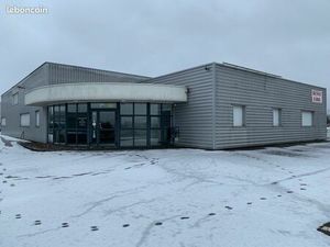 Bâtiment commercial Oasis PUSEY