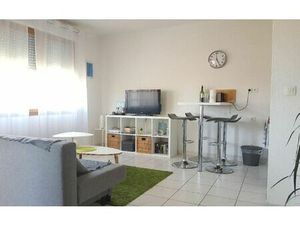 Location appartement  m² T-2 à Lunel  586 €