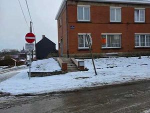 MAISON DE CITE 3 FACADES AVEC 3 CHAMBRES ET JARDIN