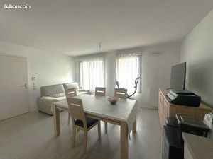 Moulin a vent: t2 en parfait etat avec parking