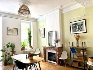 Bien rare à la Préfecture : appartement de 159 m²  4 chambres  2 patios et garage attenant