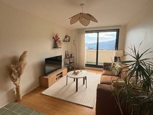 Magnifique F3 entièrement rénové – Résidence avec piscine – Disponible 1er mars