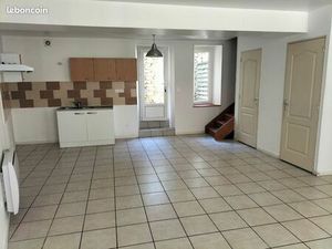 T4 Centre Blaye avec petite cour privative