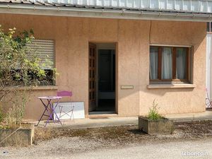 F 1 meublé bord campus