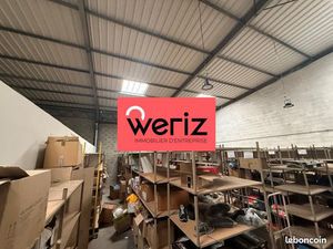 Local industriel 945 m²
