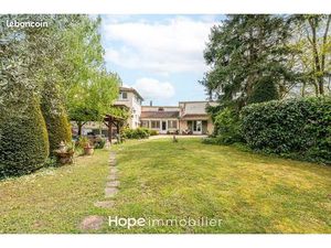 Maison 5 pièces 215 m²