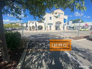 Local commercial 254 m²