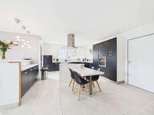 Vente Maison Piscine à Penmarch (29760) : à vendre Piscine / 240m² Penmarch