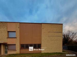 Local industriel 221 m²
