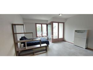 Studio meublé  chauffage et eau froide 27.89 m²  balcon