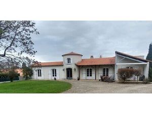 Maison d'architecte à Surimeau ? Niort (79) ? 210 m² sur 4200 m² de jardin clos