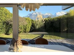 Maison ossature bois avec vue et piscine