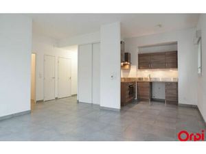 Location appartement  m² T-3 à Lyon 8  916 €