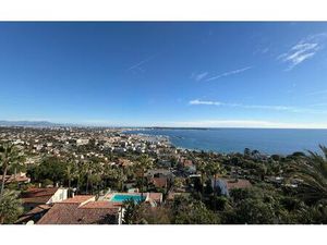 Location appartement  70.42 m² T-2 à Vallauris  1 550 €