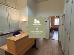 A LOUER LOCAL COMMERCIAL ENVIRON 75m2 MARSEILLE 13006