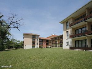 Loyer EDF inclus  T2 climatisé  meublé  terrasse  très calme