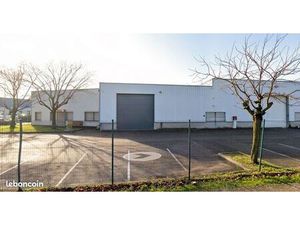 Entrepôt / Local d'activité 350 m² à Saint-Priest