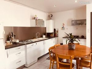 Appartement 70m2 terrasse + parking et cave