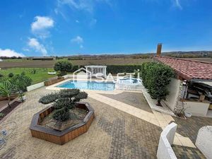 Vente maison 11 pièces 596 m² Saint-Sulpice-la-Pointe (81370)