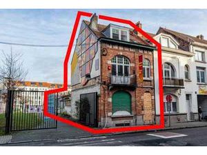 Une propriété (selon cad. maison)