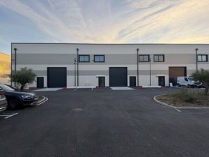 Vente local industriel 1600 m² Signes (83870)