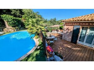 Vente maison 6 pièces 163 m² Méounes-lès-Montrieux (83136)