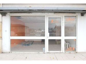 Location bureau 48 m² à Le Muy (83490)