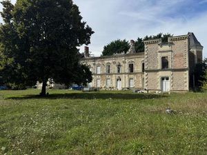 Château de Penchien – Domaine de caractère à réinventer  fort potentiel événementiel et...