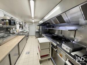 Vente commerce 628 m² Milly-la-Forêt (91490)