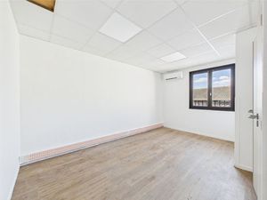 Location local commercial 1 pièce  13.47m²  Tain